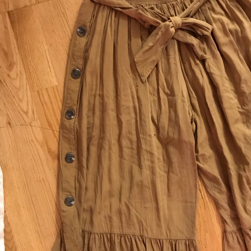 Brown culottes with fringe bottom and button sides - Picture 4 of 4
